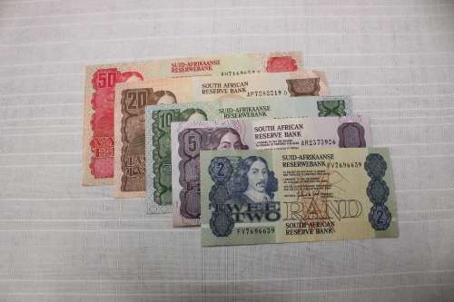 Stals and de Kock notes x 5 - R2 to R50