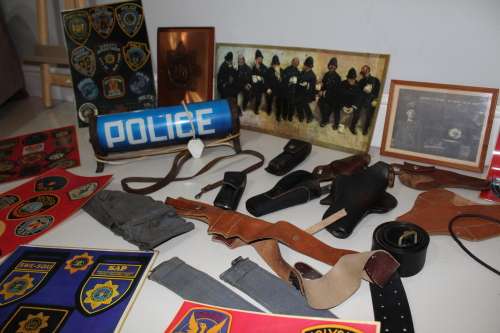 for : Col-H ONLY! Police 'stuff'! Very rare police light - working!
