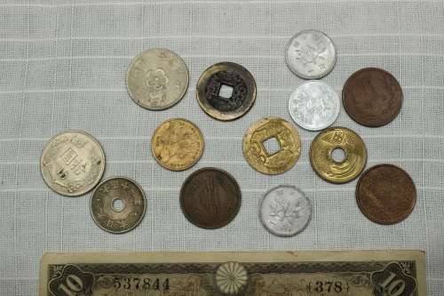 Chinese coins and note