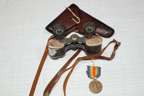 WW1 `bundle` - German, Carl Zeiss Binoculars, Luger holster and a WW1 Victory medal