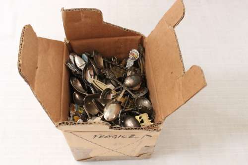 Teaspoons x 103 - take all for R 100!!!