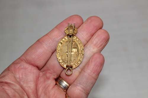 TRANSVAAL VSV / DRA (Defence rifle assosiation) CAP BADGE - incredible condition!