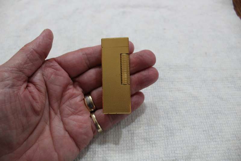 Dunhill gold plated lighter - excellent condition!