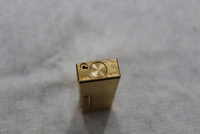 Dunhill gold plated lighter - excellent condition!
