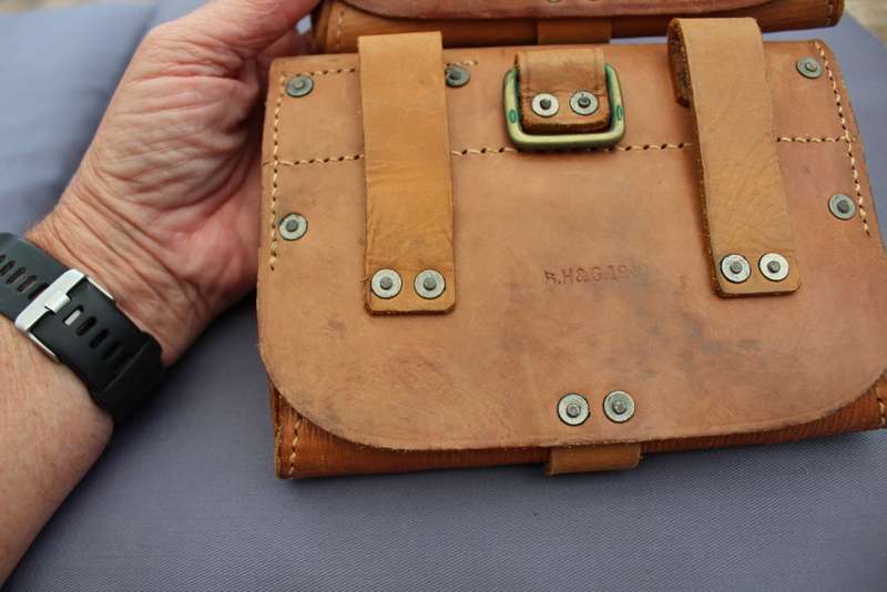 WORLD WAR II (1941) B.H & G LEATHER AMMO POUCHES X 2 !!