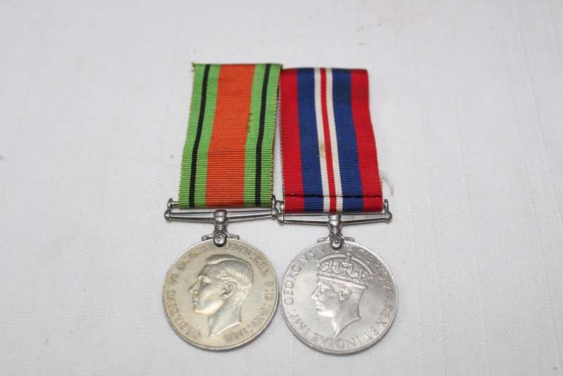 Defence medal and War medal duo.....no naming - excellent!