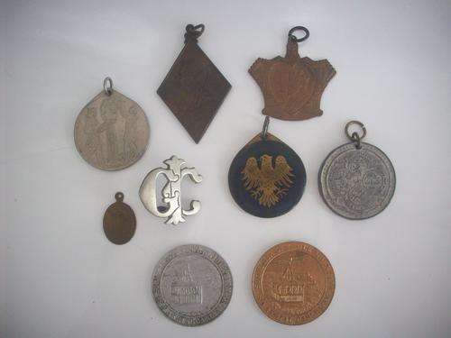 Mixed Medallions / badges....the lot for R 50!