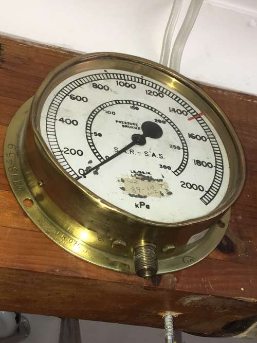 SAR BRASS PRESSURE GAUGE