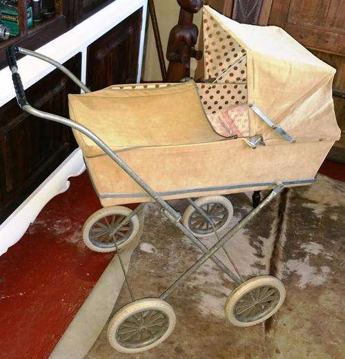 Vintage Dolls Pram WAS R695 NOW ONLY R550.00