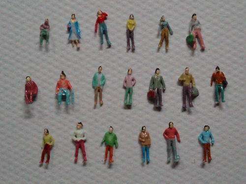 100 x Scale N Figures handpainted FREE SHIPPING !!!!