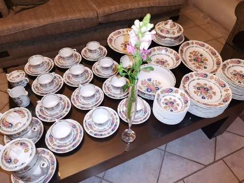Pontesa full dinner set of 85 pieces