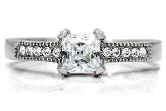 STUNNING STAINLESS STEEL SIMULATED DIAMOND LADIES RING