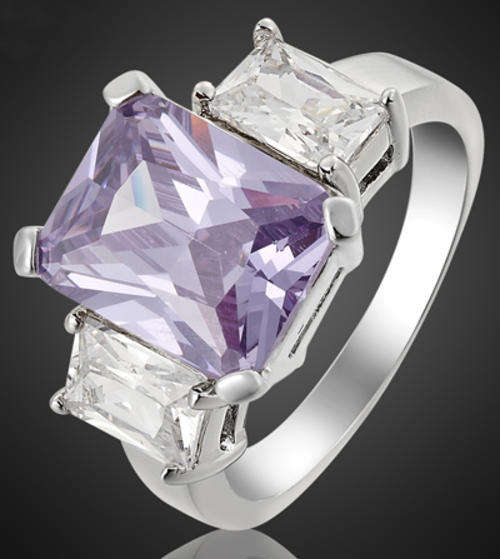 STUNNING 18K WHITE GOLD PLATED SIMULATED AMETHYST LADIES RING