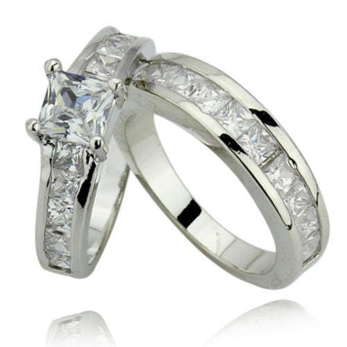 BEAUTIFUL **18K WHITE GOLD PLATED SIMULATED DIAMOND LADIES WEDDING RING SET