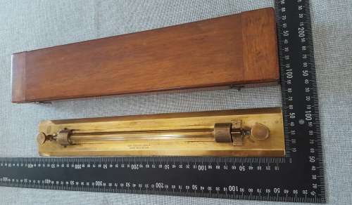 AN ORIGINAL COOKE TROUGHTON & SIMMS LTD NAUTICAL ROLLING PARALLEL RULER CIRCA 1922 - 1938
