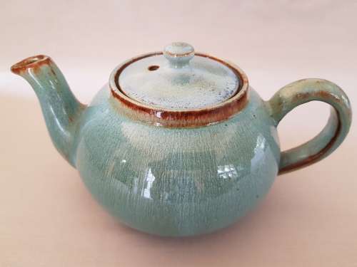 LINN WARE STUDIO POTTERY - RARE TEAPOT IN MOTTLED TURQUOISE GLAZE