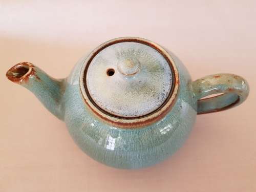 LINN WARE STUDIO POTTERY - RARE TEAPOT IN MOTTLED TURQUOISE GLAZE