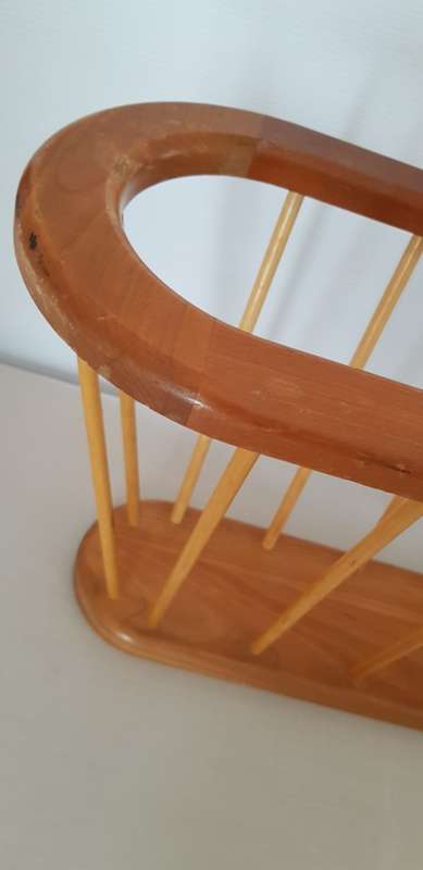 Mid-Century Modern / Retro Oval Spindle Magazine Rack (After Arthur Umanoff)