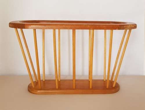 Mid-Century Modern / Retro Oval Spindle Magazine Rack (After Arthur Umanoff)