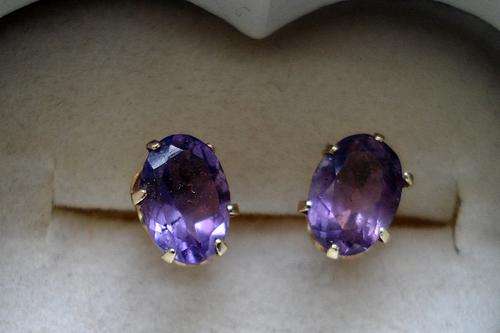 9K SOLID YELLOW GOLD AMETHYST EARRINGS, 1CT.. WITH 9K SOLID GOLD BUTTERFLY.