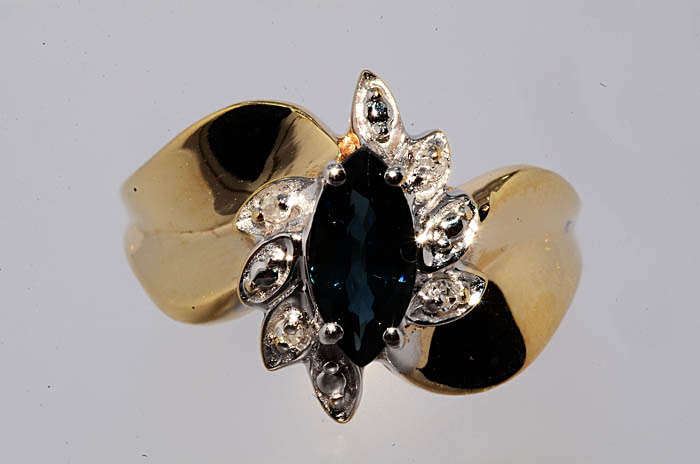 GORGEOUS 10K SOLID YELLOW GOLD BLUE SAPPHIRE AND DIAMOND RING! 0.780CTS VALUE : R11'834.00