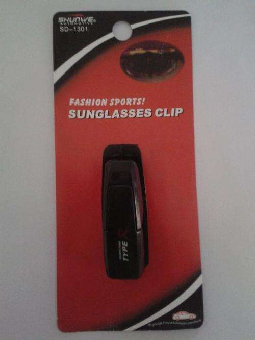 Sunglasses Clip (Black)