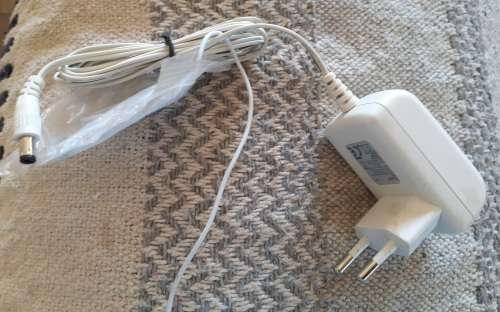 Still got an iPod? You'll need this charger/alarm!