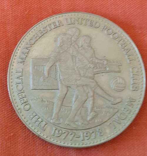 MAN. UNITED FANS!! 1977-1978 Official medal!