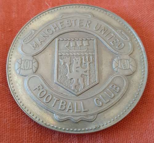 MAN. UNITED FANS!! 1977-1978 Official medal!