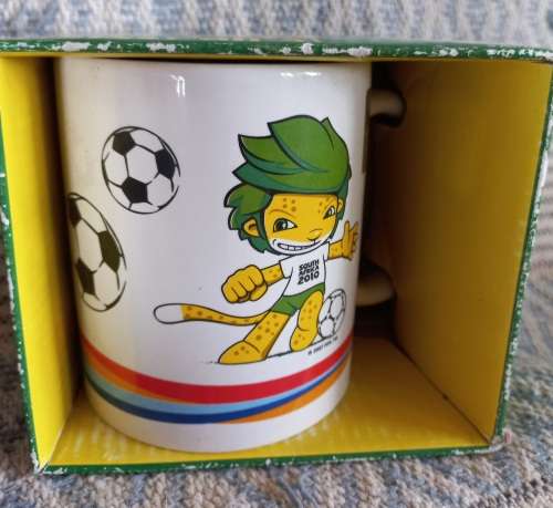 2010 FIFA World Cup mascot mug in box