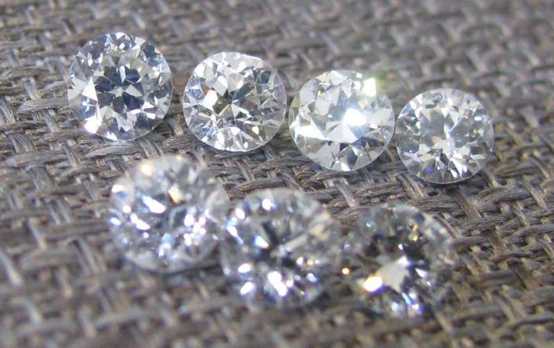 7 Pointers VS1  10 GENUINE round natural loose DIAMONDS (bid per stone)