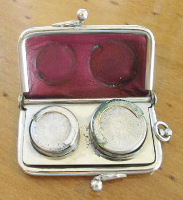 ANTIQUE LEATHER FOB SPRING LOADED SOVERIGN / COIN CASE / PURSE,
