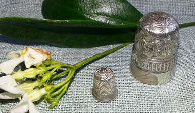 MADE IN ENGLAND 1906-1909  STERLING SILVER DORCAS THIMBLE, CHARLES HORNER DESIGN