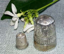 MADE IN ENGLAND 1906-1909  STERLING SILVER DORCAS THIMBLE, CHARLES HORNER DESIGN