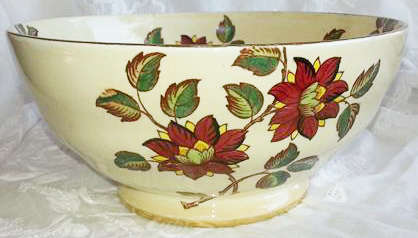 VINTAGE, HAND PAINTED, MALING FRUIT  BOWL IN THE BROCADE DESIGN, MADE IN ENGLAND.