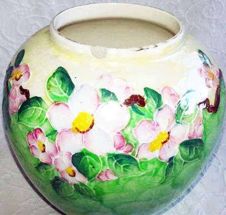 VINTAGE, HAND PAINTED, MALING FRUIT  BOWL IN THE BROCADE DESIGN, MADE IN ENGLAND.