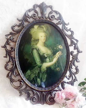 LARGE VINTAGE, SILK PRINT OF A VICTORIAN LADY BEHIND CONVEX GLASS, ORNATE CAST BRASS ITALY FRAME