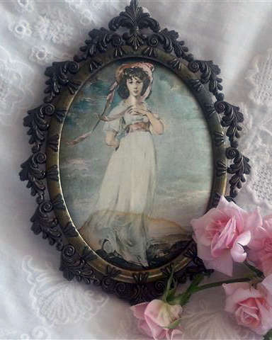 VINTAGE ITALIAN SILK PRINT OF A YOUNG GIRL, NO GLASS, BEAUTIFUL CAST BRASS ORNATE FRAME