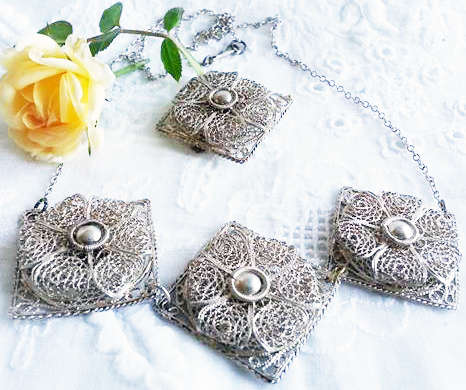 VINTAGE AND DAINTY SILVER FILIGREE NECKLACE WITH MATCHING BROOCH