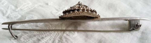 VICTORIAN UNMARKED SILVER BAR BROOCH