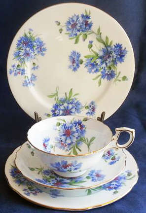 VINTAGE 1939 PLUS...STUNNING HAMMERSLEY &Co... ENGLAND BONE CHINA BLUE CORNFLOWER QUARTET SET