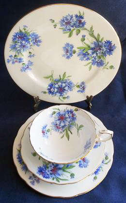 VINTAGE 1939 PLUS...STUNNING HAMMERSLEY &Co... ENGLAND BONE CHINA BLUE CORNFLOWER QUARTET SET