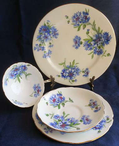 VINTAGE 1939 PLUS...STUNNING HAMMERSLEY &Co... ENGLAND BONE CHINA BLUE CORNFLOWER QUARTET SET