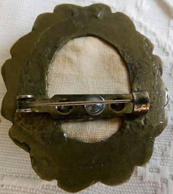 VINTAGE, PRETTY IN PINKS EMBROIDERED BROOCH, GOOD CLEAN CONDITION.