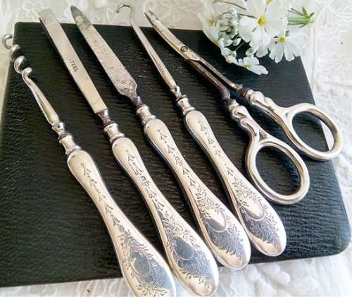 ANTIQUE, EDWARDIAN, LADIES GROOMING SET HALLMARKED SILVER, DELICATE FLORAL ETCHED HANDLES