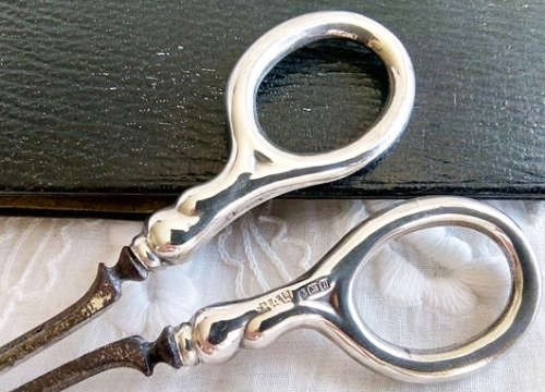 ANTIQUE, EDWARDIAN, LADIES GROOMING SET HALLMARKED SILVER, DELICATE FLORAL ETCHED HANDLES