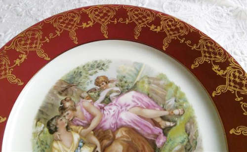 VINTAGE, GLORIA, BAYREUTH, FINE PORCELAIN WALL PLATE WITH HAND PAINTED GILDING, ROMANTIC SCENE