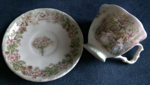 VINTAGE MINIATURE ROYAL DOULTON "SUMMER" BRAMBLY HEDGE CUP AND SAUCER 1983....PERFECT