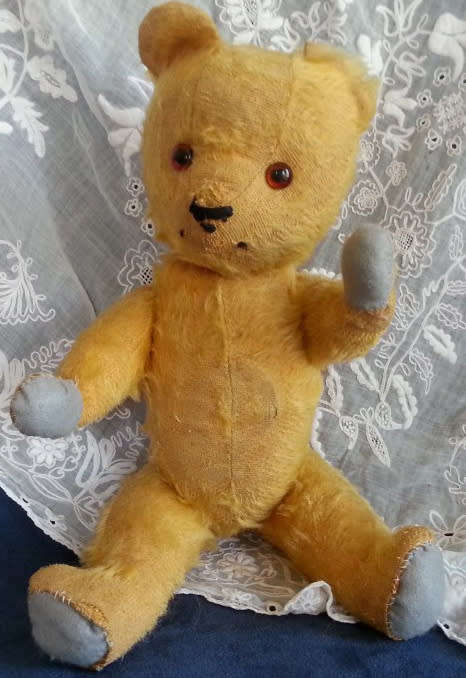 CUDDLY ANTIQUE STRAW FILLED HEAD, GOLDEN MOHAIR  TEDDY BEAR, PLENTY OF CHARACTER !!!!!