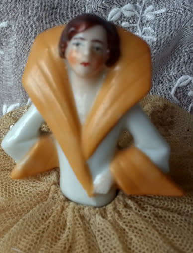 COLLECTIBLE ANTIQUE / VINTAGE PORCELAIN PIN CUSHION FLAPPER HALF DOLL